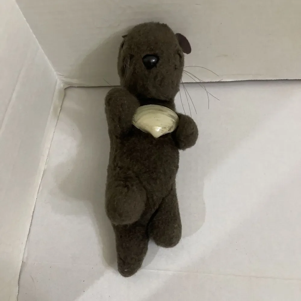 Vintage 1975 Dakin Pillow Pets Otter Plush With Shell 11" Stuffed Animal - Picture 3 of 4